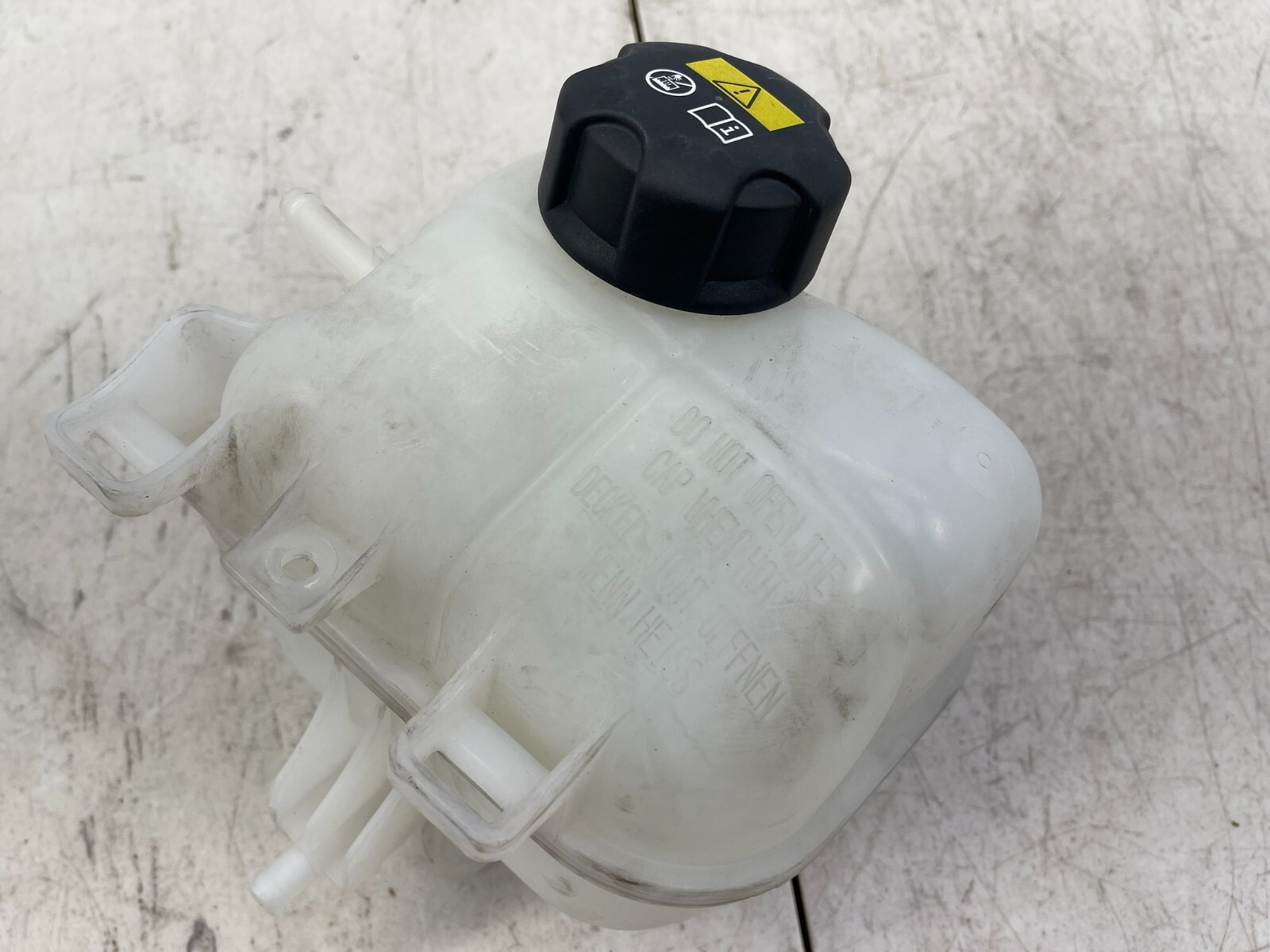 BMW i8 2014-2019 FRONT Coolant reservoir
