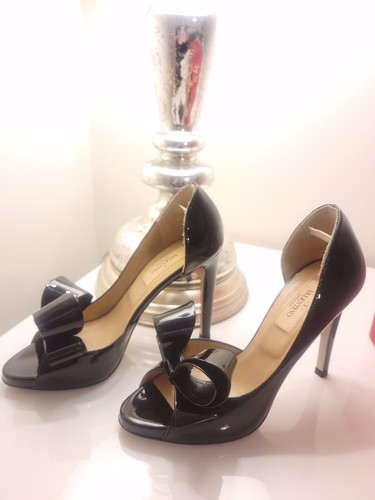 valentino couture bow pump