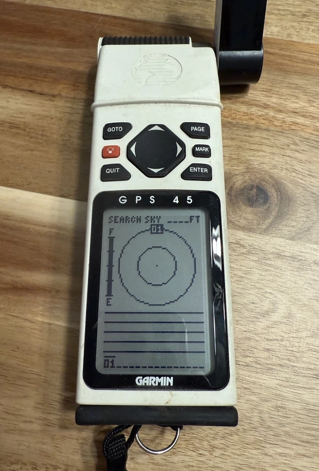 GARMIN MARINE GPS 45 PERSONAL NAVIGATOR - MOBILE HIKING BIKING GEOCACHING - Image 2 of 4