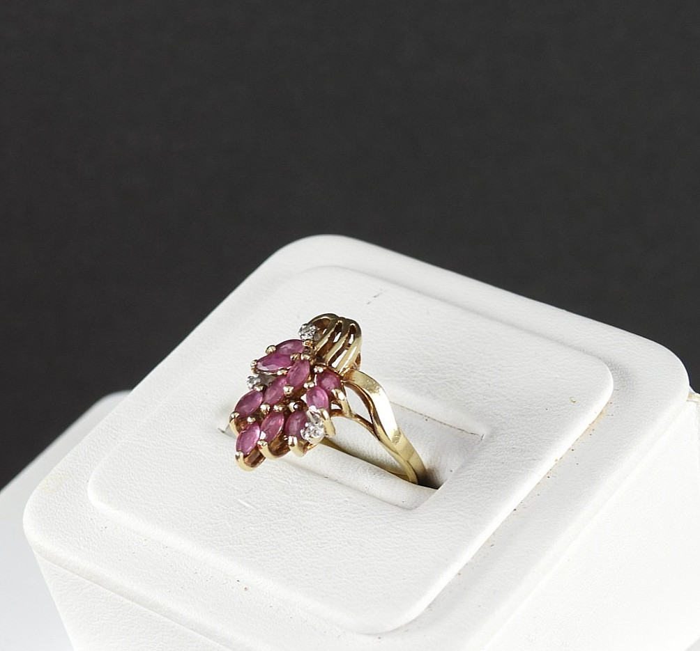 Vintage Solid 10K Gold Ruby Diamonds Emerlad Cut … - image 9