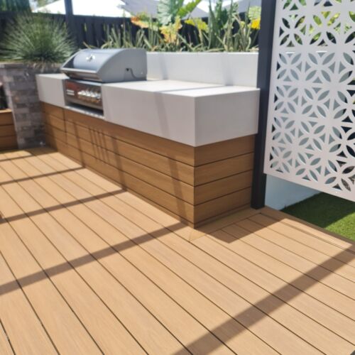 Timber-Look patio deck in Stock! Price per LM OVER 2500 boards **Composite - Picture 22 of 24