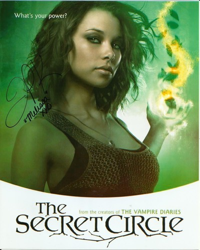 JESSICA PARKER KENNEDY SIGNIERT THE SECRET CIRCLE FOTO (1)