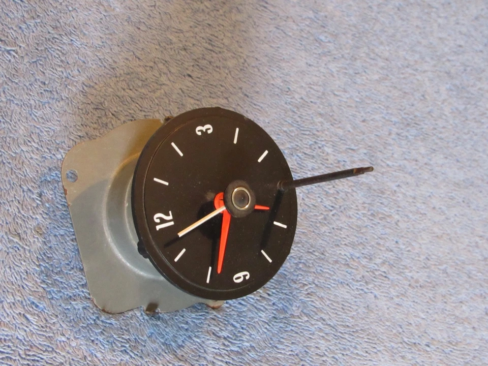 GM NOS Pontiac Clock 1971 1972 1973 1974 1975 Grandville Bonneville Catalina - Image 4 of 4