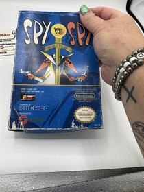 Spy vs Spy Nintendo Entertainment System, 1988 Nes Game Complete box Good Con A9