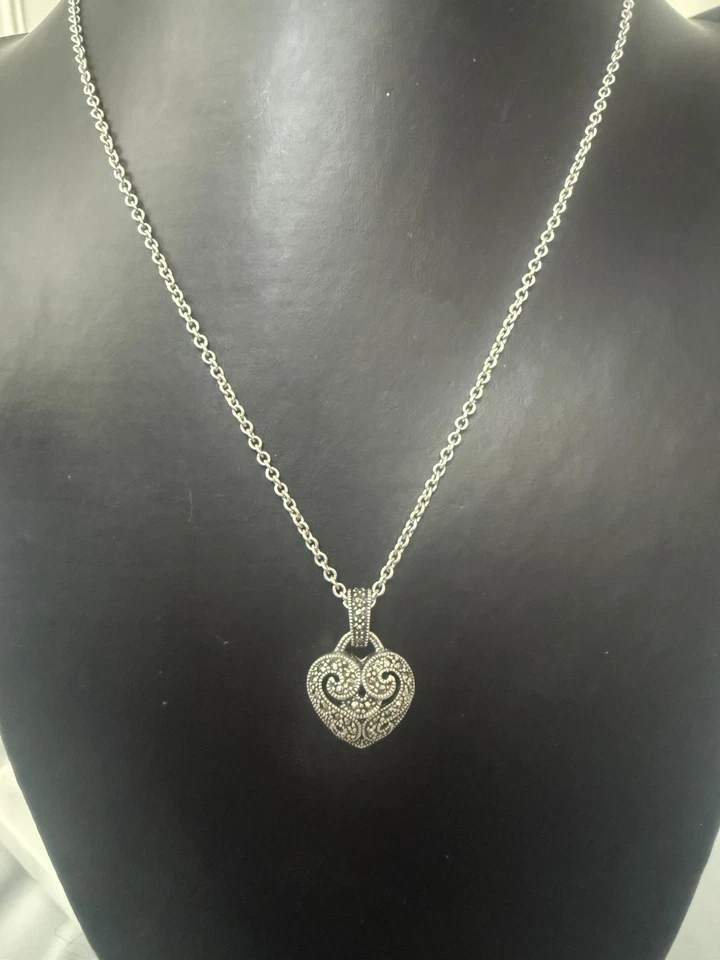 Collar Judith Jack Corazón Marcasita Plata de Ley 925 Foto 2 de 2