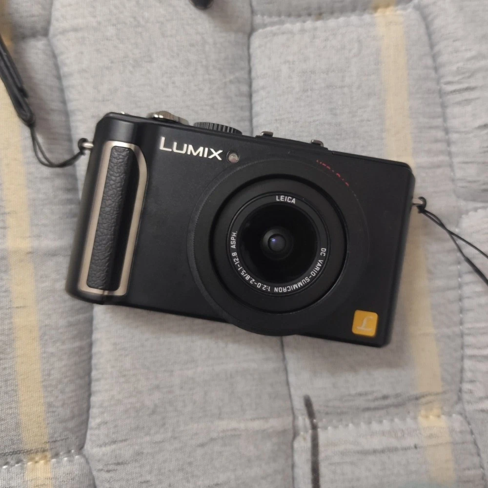 Panasonic LUMIX DMC-LX3 Digital Camera 10.1MP 2.5x Optical Zoom