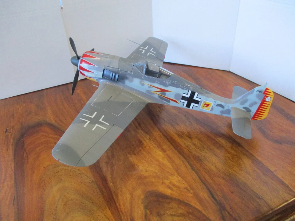 1/18 Modellino Aereo Aircraft Focke-Wulf FW 190A-5 JG52 Major Graf France 1943 - Immagine 3 di 4