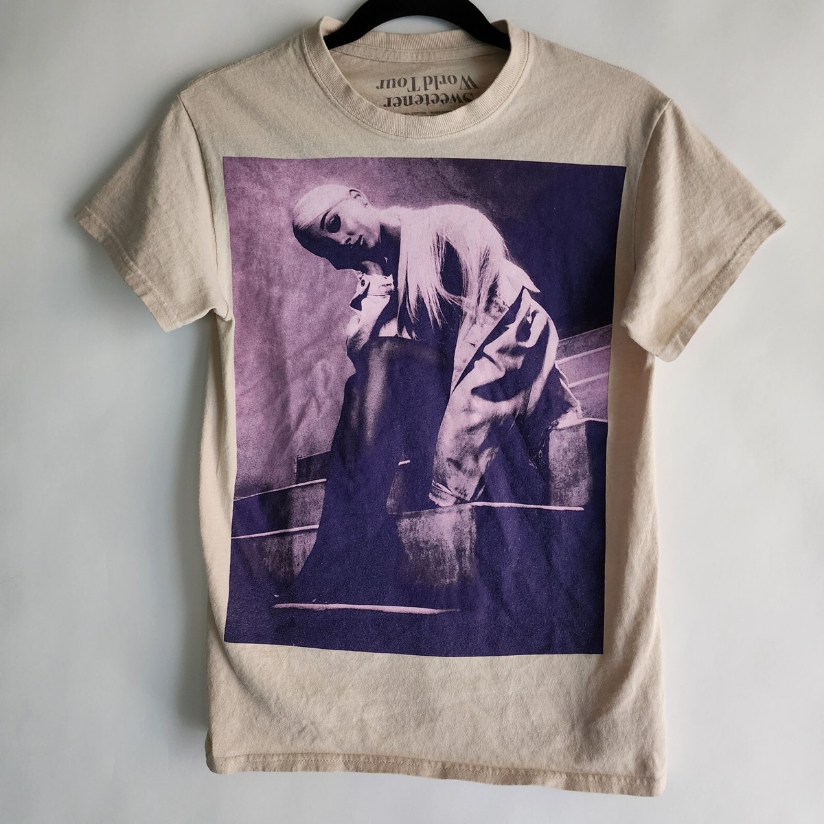 希少　アリアナ・グランデ　SWEETENER WORLD TOUR TEE Ariana Grande Sweetener World Tour 2019 Black T-Shirt