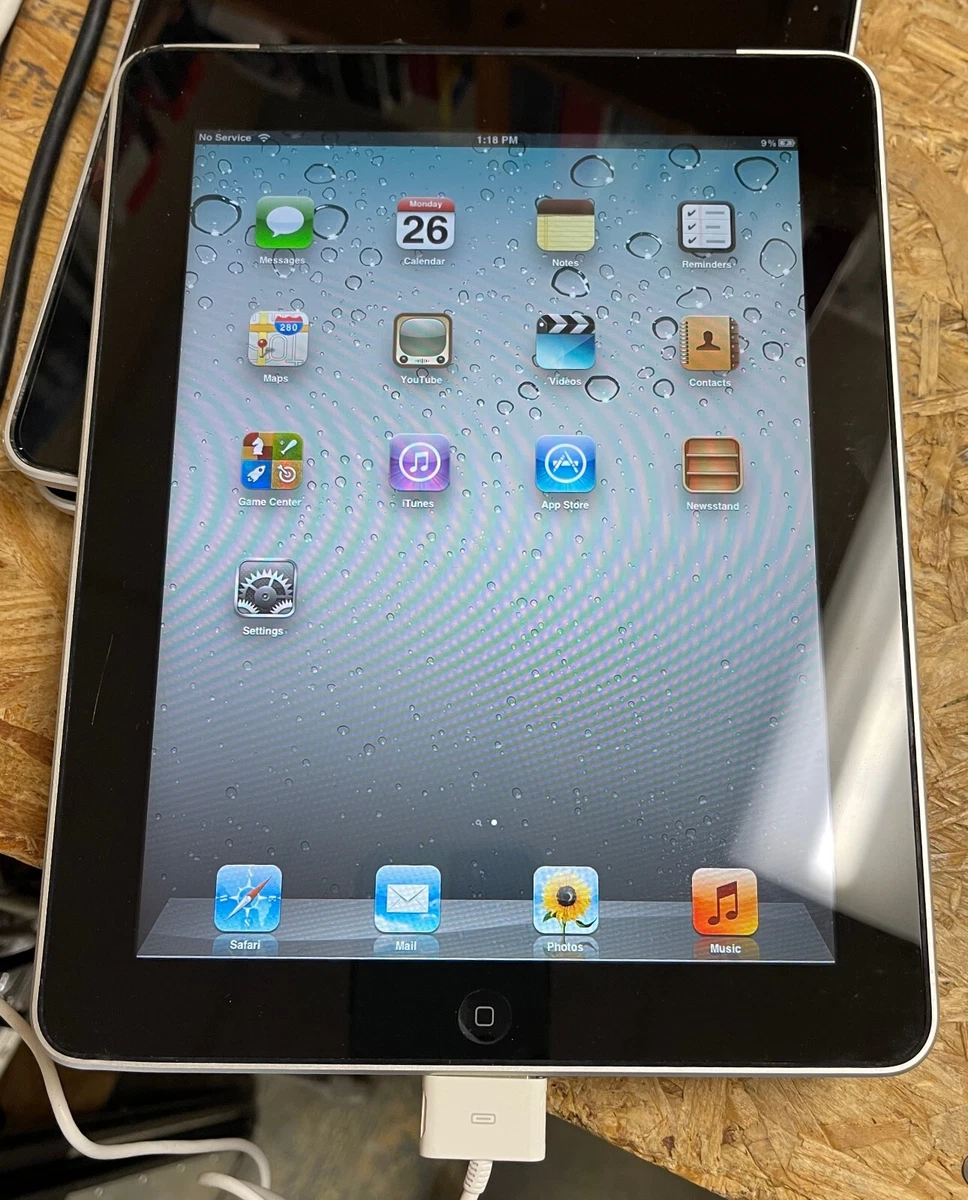 Apple iPad (1st Generation) Wi-Fi + 3G 16 GB Tablets & eReaders