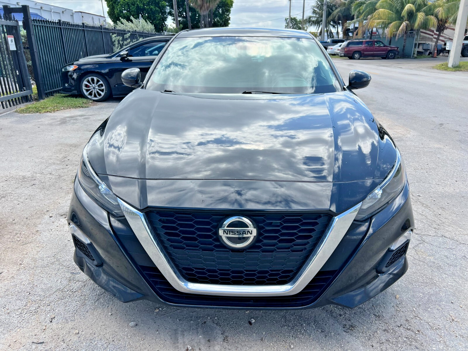 Nissan Altima - Image 2