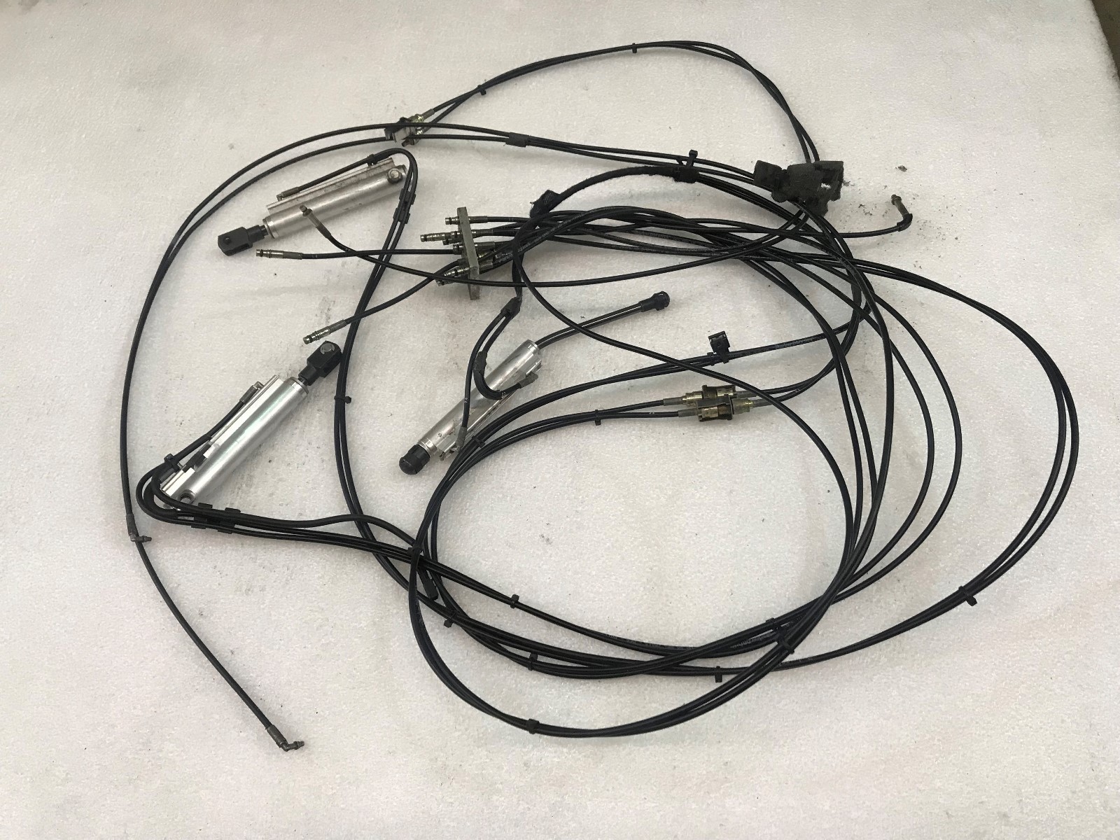 LAMBORGHINI GALLARDO SPYDER HYDRAULIC UNIT SOFT TOP LINES AND OIL SHOCKS OEM