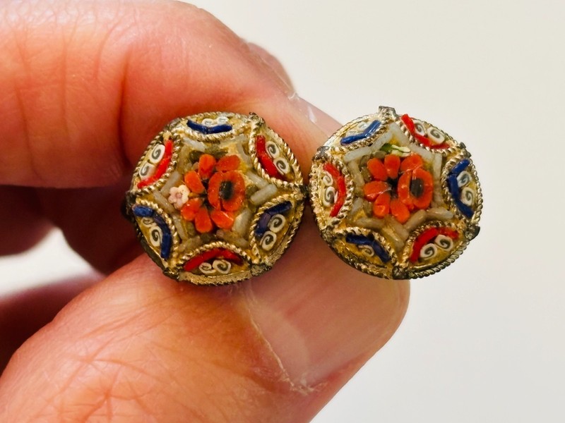 Vintage Micro Mosaic Screw Back Floral Earrings Glass Italy Flowers 9/16”