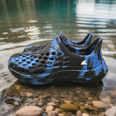 #ad Rugged Shark Water Shoes Slip On Boy#x27;s Youth Size 4 Black Blue NWT $15.95