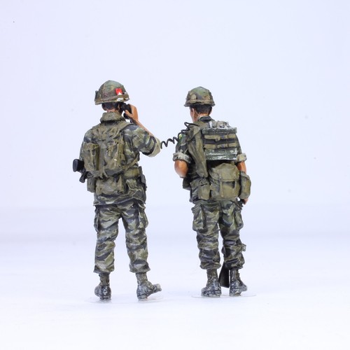 PreSale Pro-Painted 1/35 US Special Force RTO team (2 figures), Vietnam war - Picture 6 of 9