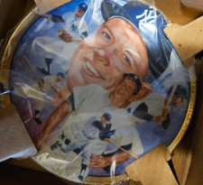 MICKEY MANTLE COMMEMORATIVE MINI PLATE AND TRIPLE CROWN BASEBALL YANKEES MLB HOF