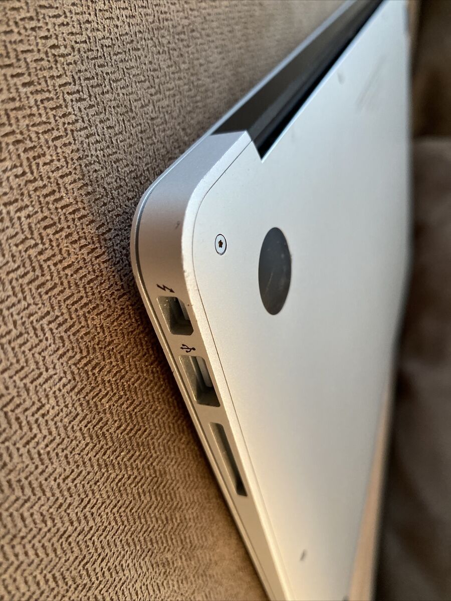 Apple MacBook Air A1369 | 13.3 Apple MacBook Air A1369 | 13.3