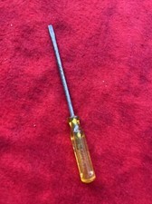 VINTAGE SLOTTED 5" SCREWDRIVER CLEAR DARK YELLOW HANDLE MADE IN USA (t45)