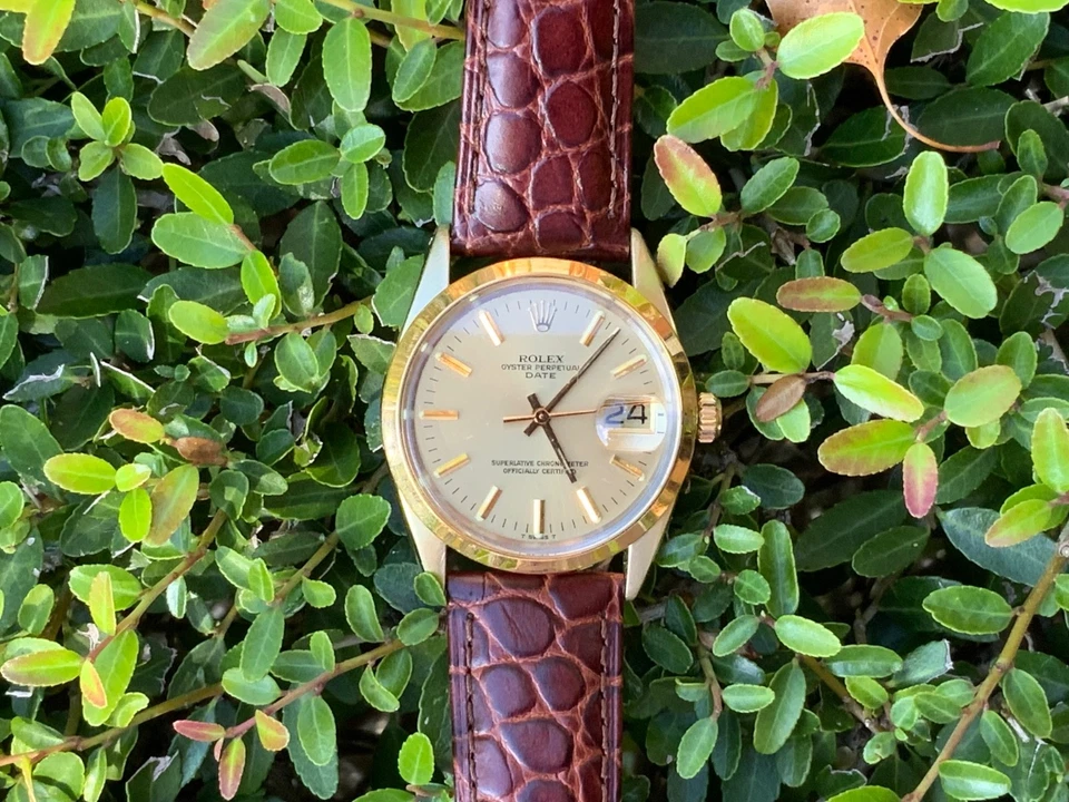 Reloj automático suizo Rolex Oyster Perpetual Date 1550 con carcasa de oro de 14 k Foto 2 de 4