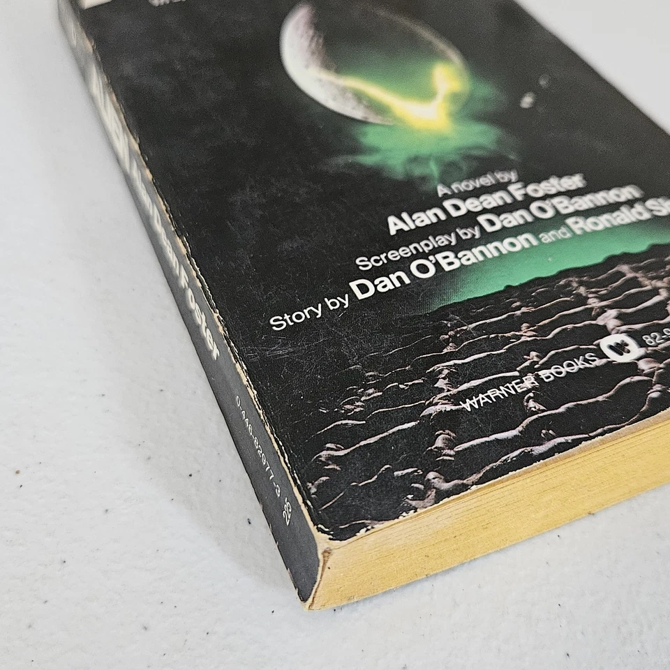 Alien by Alan Dean Foster 1979 Warner Paperback 1st Printing  - Image 2 of 4