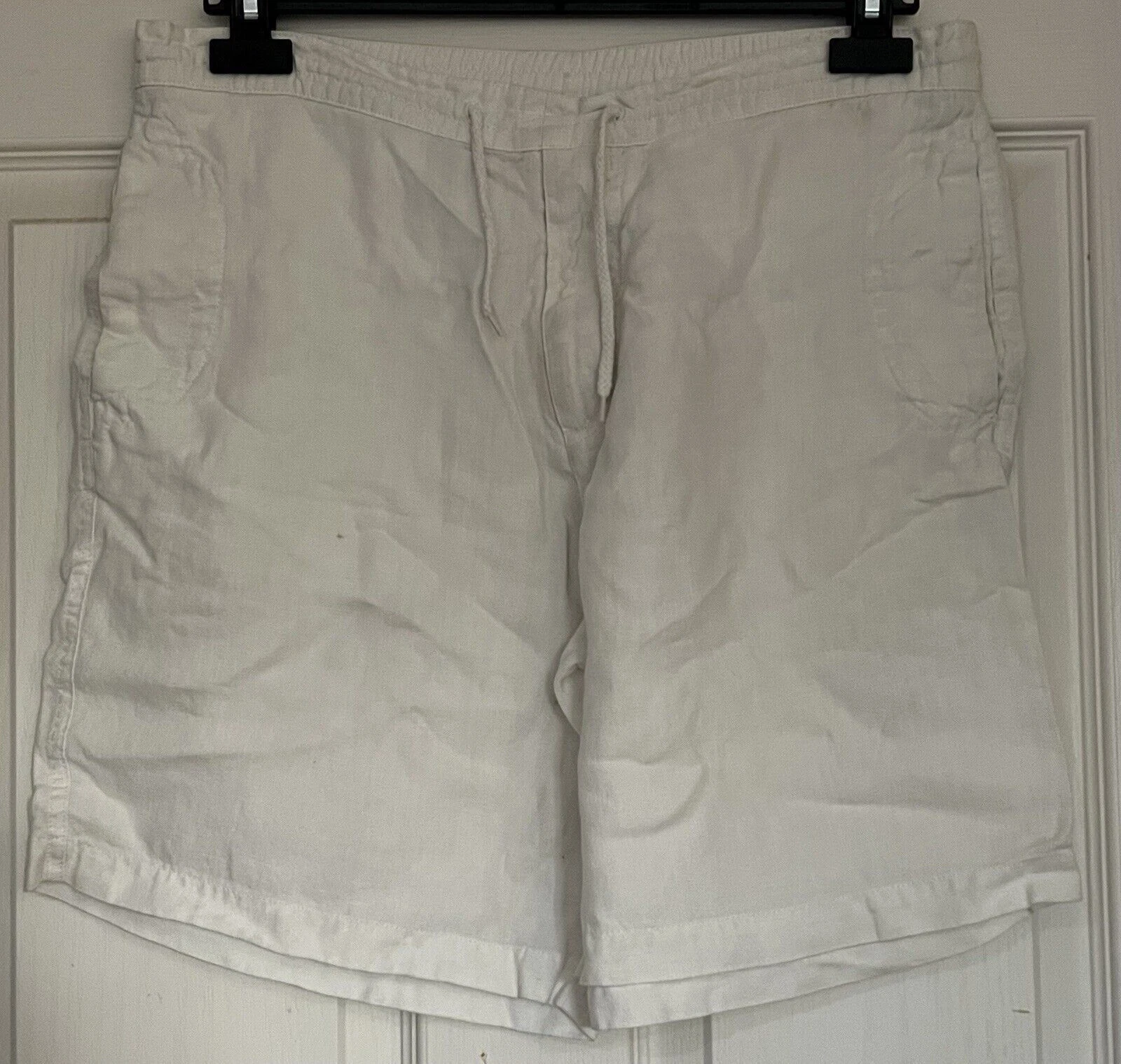 Toscano Mens White Shorts Size M. Ref00274