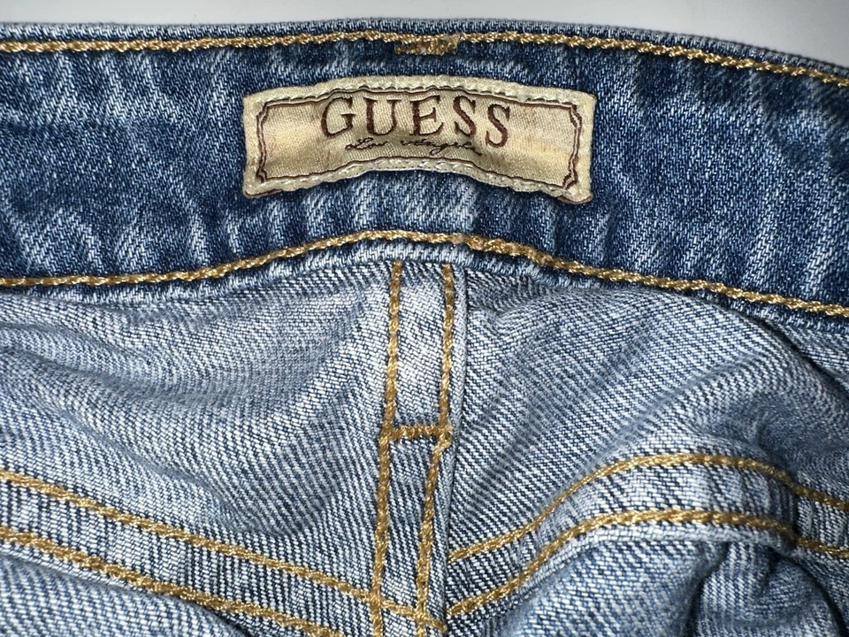 Pantalones cortos de mezclilla lavados de tiro bajo vintage Y2K Guess 28 Foto 4 de 4