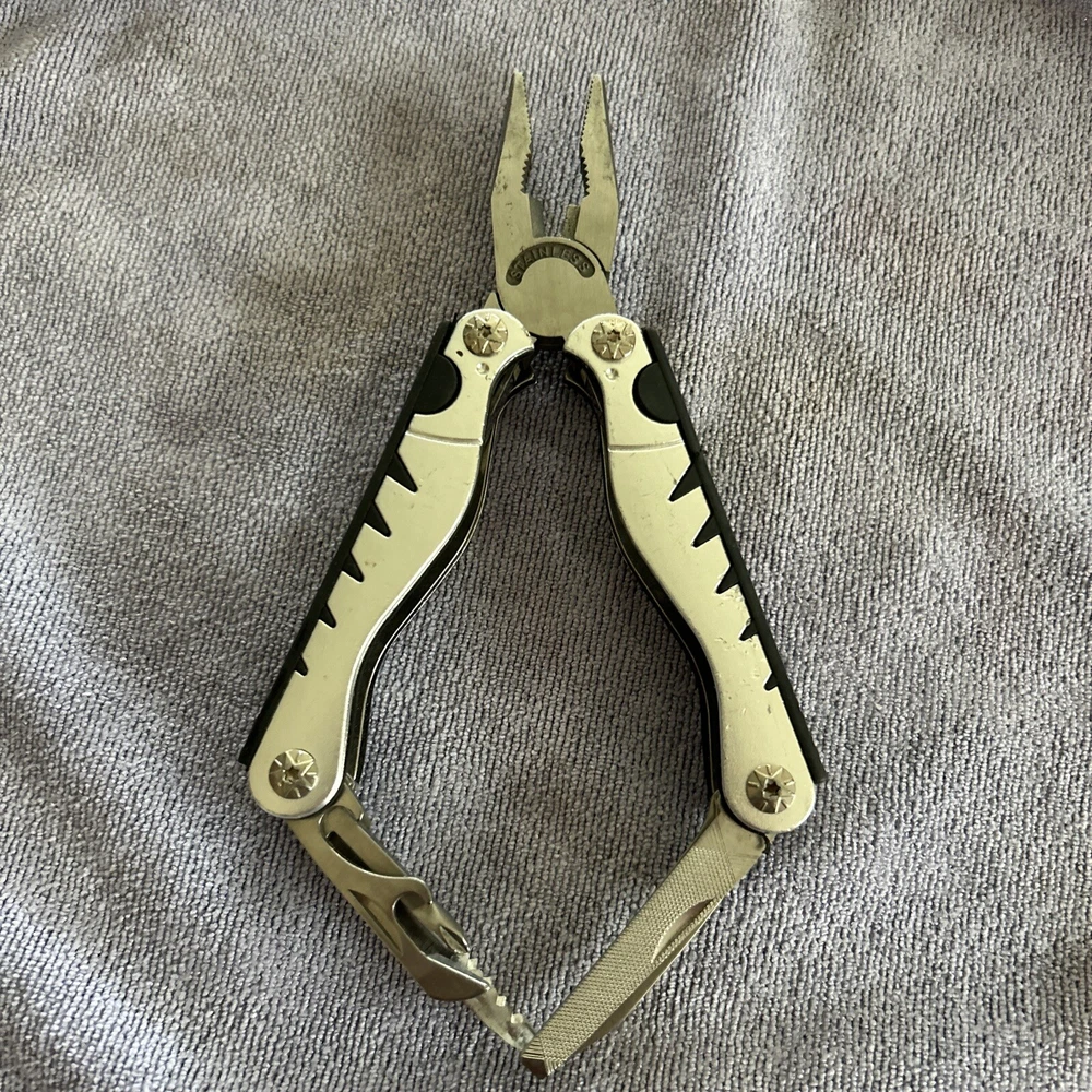 Multi-Tool with Sheath 12-in-1, Pliers, Wire Cutter, Knife, File,Screwdriver