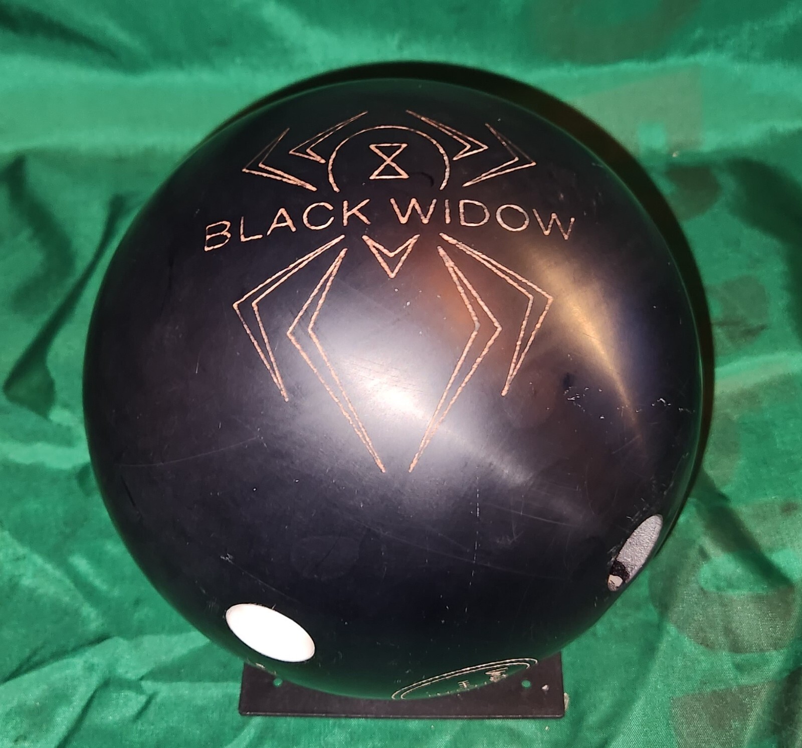 Hammer Black Widow Urethane Bowling Ball 12 lbs 13.4 oz SN 9E130623A