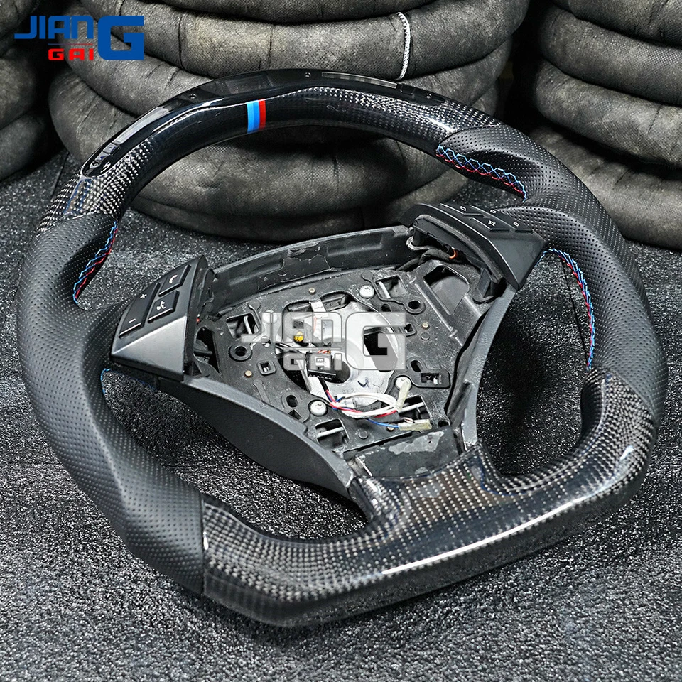Carbon Fiber LED Steering Wheel for BMW E60 525i 530i 545i 2004-2005 - Image 4 of 4