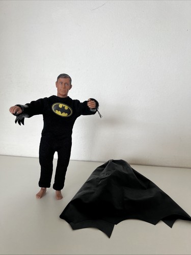 Vintage 1975 Batman Lion Rock Action Figure Articulated With Cape Rare - Picture 1 of 13