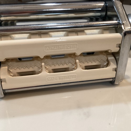 KitchenAid Ravioli Maker Stand Mixer Attachment KRAV Made In Italy - Picture 6 of 8