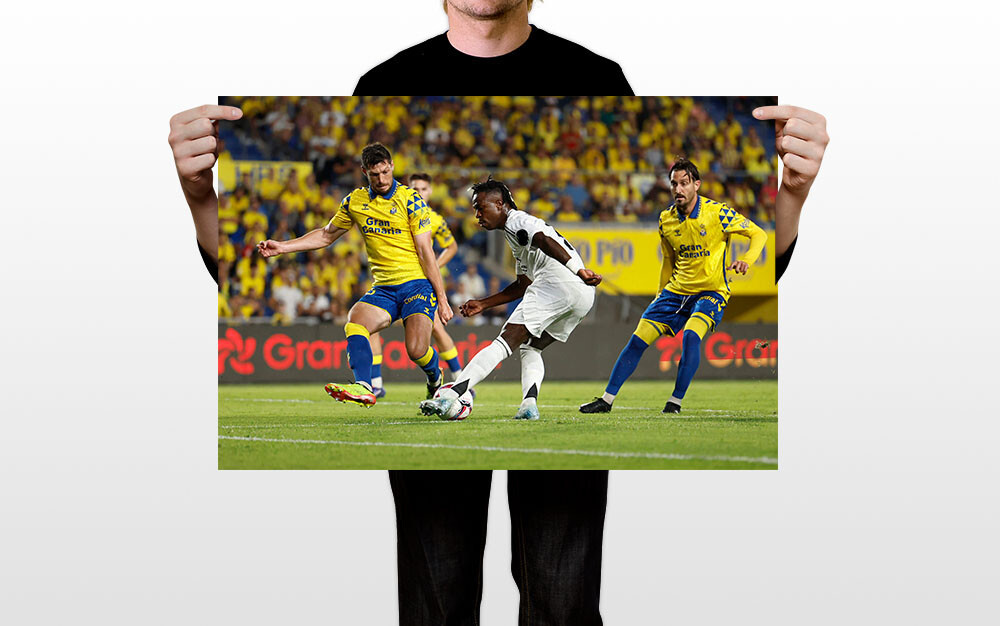 Poster Vinicius Junior 20x30 Pouces – Real Madrid, Multicolore, Prêt à Encadrer