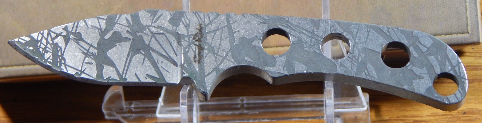 ROUGH RIDER RR1477 CAMO FIXED BLADE NECK KNIFE W/SHEATH NEW IN BOX LQQK