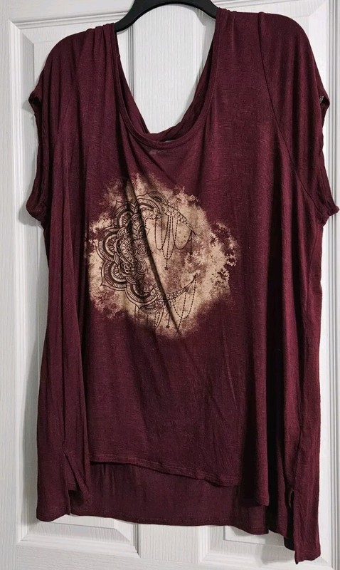 Maroon With Beige Design, Short Sleeve, Keyhole Opening In Back, Size 2x