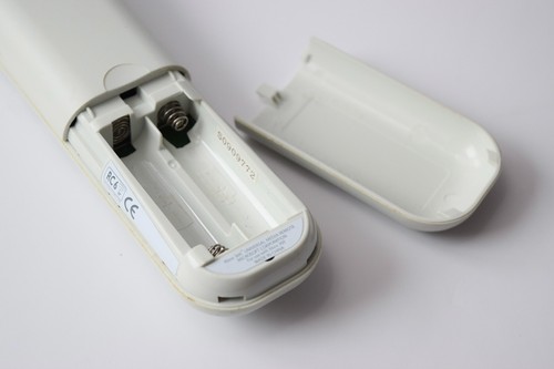 Microsoft Xbox 360 White Media Remote Control - Picture 9 of 11