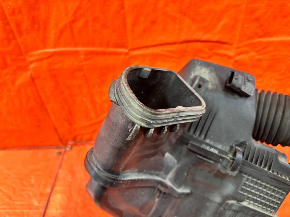 13-16 HYUNDAI GENESIS CUPÉ 3.8L - ADMISIÓN DE FÁBRICA CON BRAZO CAJA DE AIRE RESONADOR OEM Foto 2 de 4