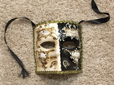Venezia Hand Painted in Italy Masquerade Mardi Gras Mask