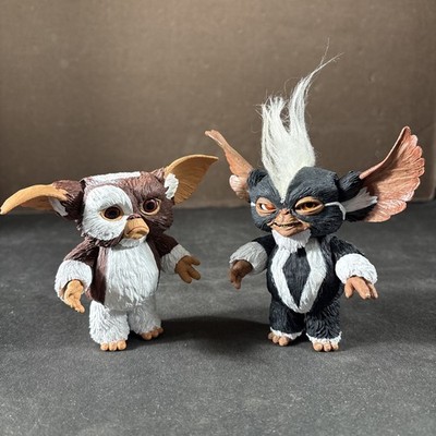 (2) GREMLINS MOHAWK SAD EYE GIZMO ACTION FIGURE 4'' NECA HORROR