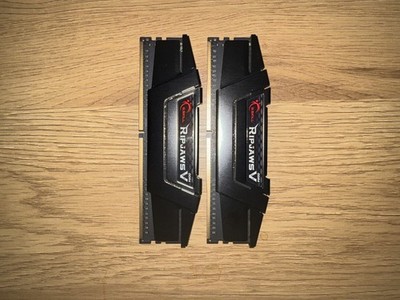 G.Skill Ripjaws V 8GB (2x 4GB) Black DDR4-3200 Kit (TOP ZUSTAND!)
