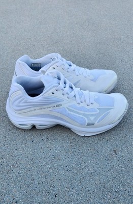 Women's size 6 Mizuno Wave Lightning Z6 Athletic Volleyball Sneakers