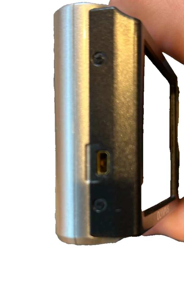 Olympus FE FE-47 14.0MP Digital Camera - silver used - Image 3 of 4