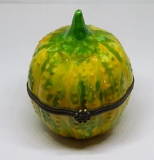 LIMOGES BOX - HUGE AUTUMN GOURD - KAKAI PUMPKIN SQUASH - FRUITS & VEGETABLES