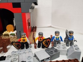 MOC Lego Duplo 4777 With Minifigures Knights Castle 2004 Retired Incomp + Extra