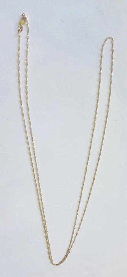 Collar de cadena de eslabones torcidos de oro amarillo de 14K de 34" 2 gramos 1 mm de grosor Foto 2 de 4