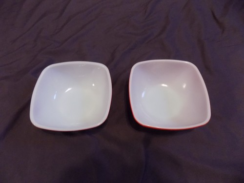 Vintage Pyrex Ovenware Two 12 oz Red Square Berry Bowls Size #410 - Picture 2 of 4