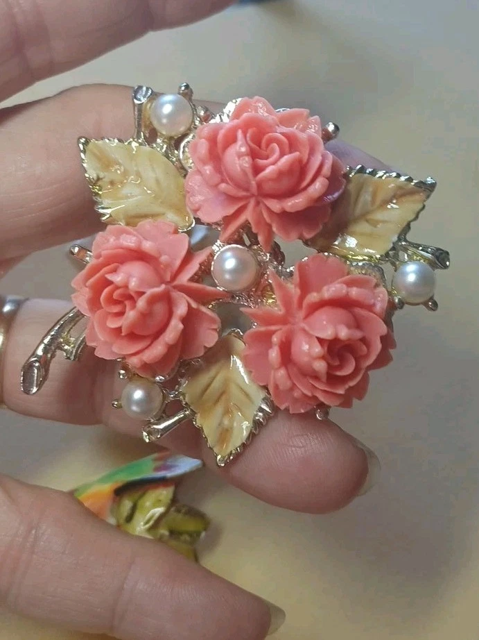 Lote de broches de flores de perlas de celuloide Sarah Coventry Alemania pintados a mano para pájaros Foto 2 de 4