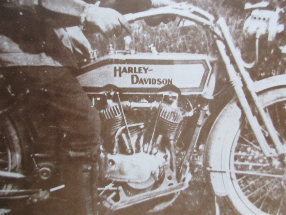 vintage Harley Davidson motorcycle photo 14