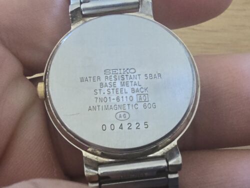 Seiko Avenue 7N01-6110 Stainless Steel & Gold Plated Quartz Men's Watch - Picture 4 of 7