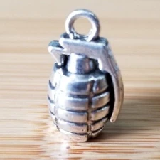 RC 1/10 Scale Toy Metal Grenade Rock Crawler Truck Garage Miniature Accessories