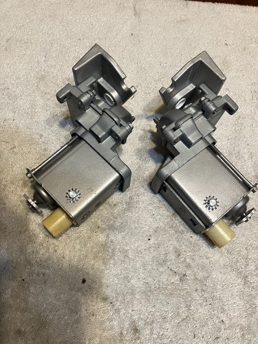 1967 Corvette Headlight Motors Restored Pair 5045375 5045374 1963 1964 1965 1966 - Foto 6 di 13
