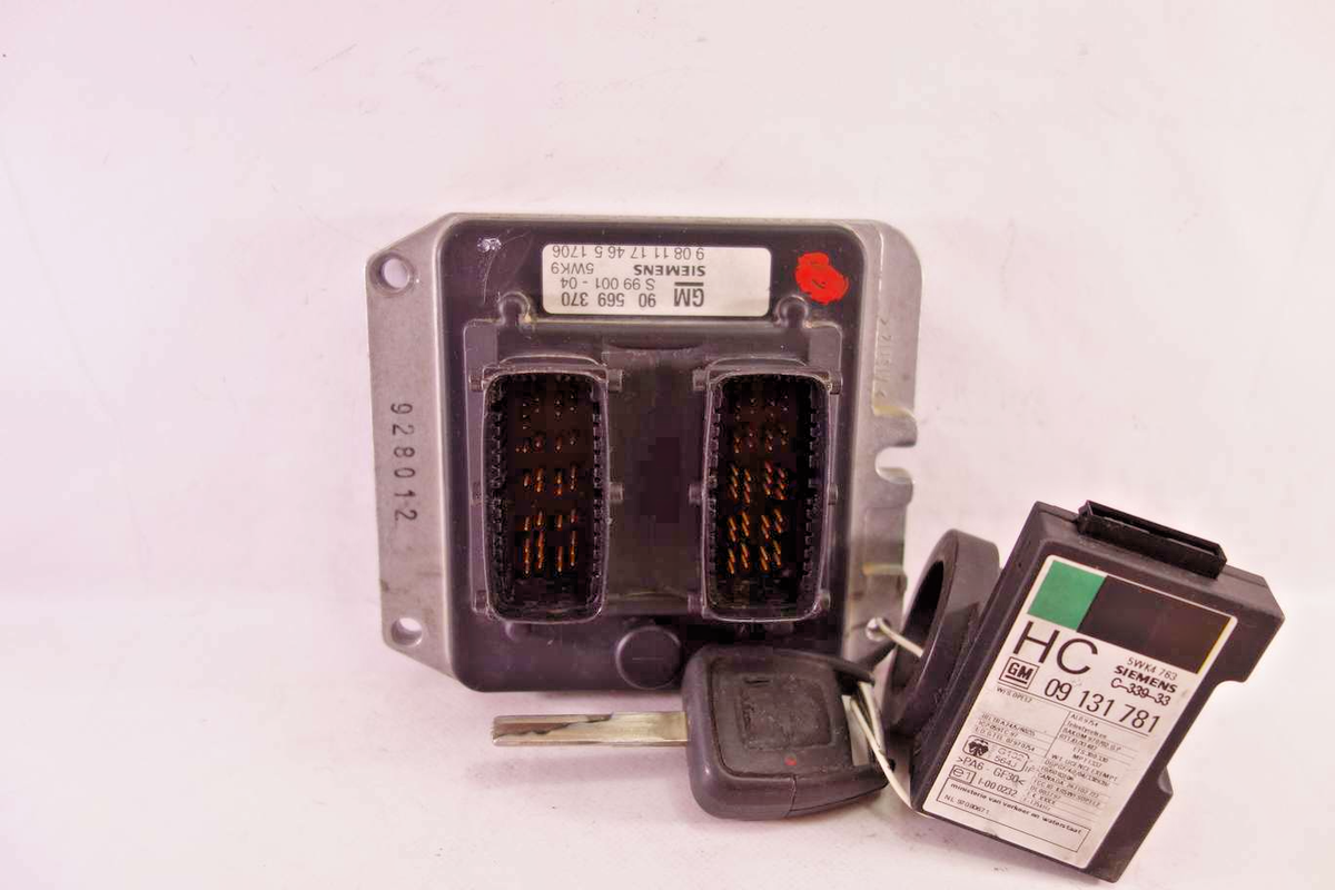 Engine control unit with key reader Opel 90569370 90 569 370